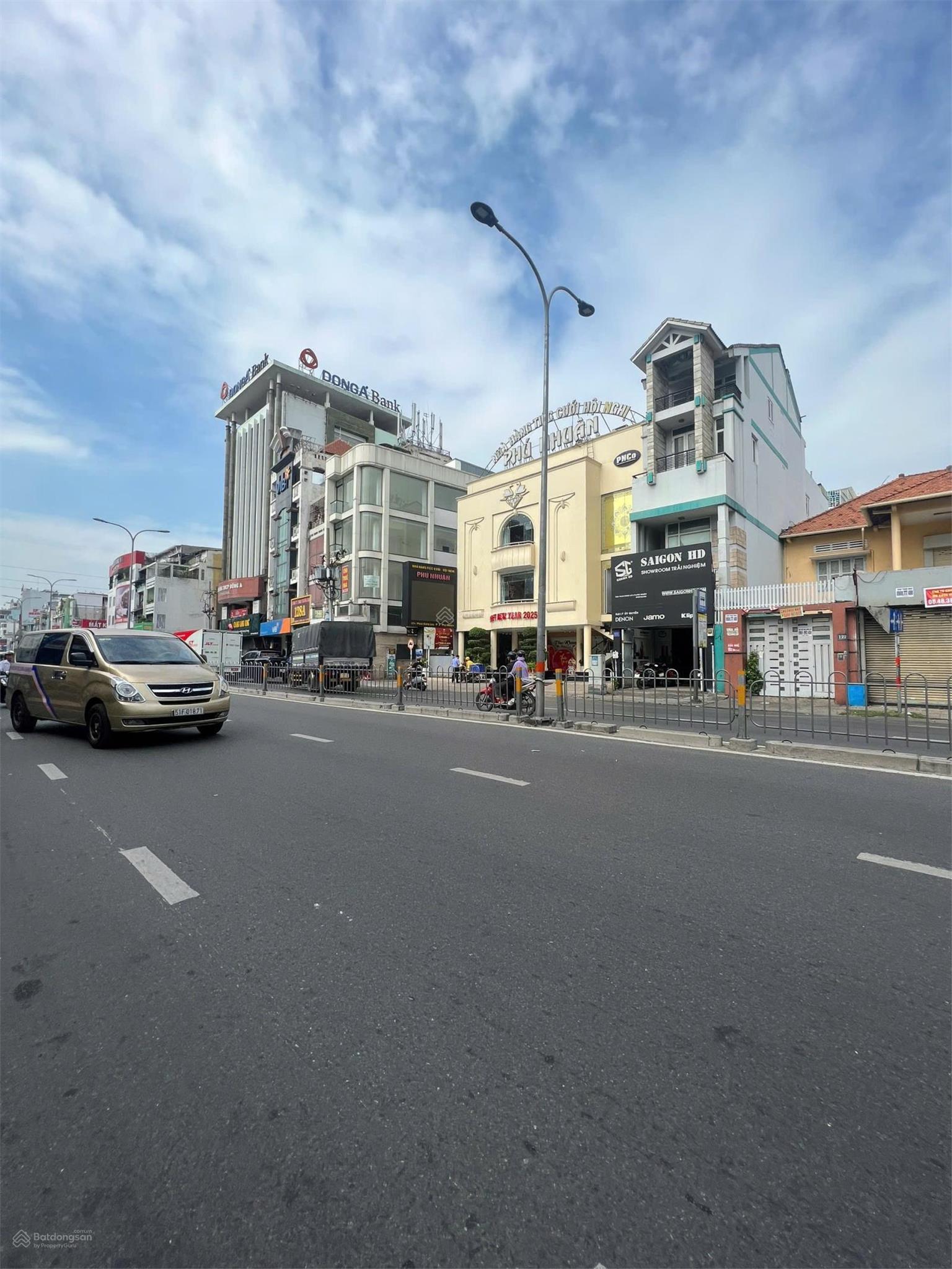 ** Siêu To Khủng Lồ,  2 MT đường thương mại Phan Đăng Lưu, P2, Phú Nhuận, - Ảnh 2