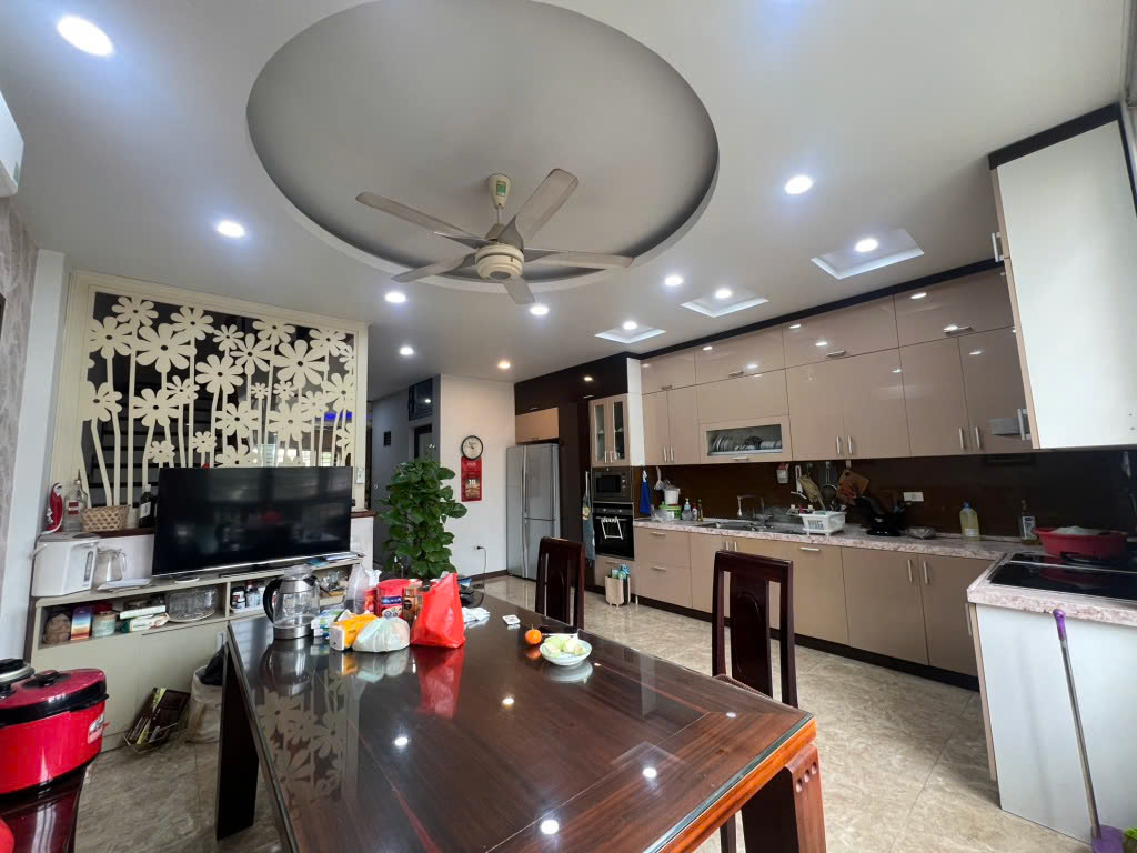 MẶT PHỐ NGUYỄN KHUYẾN, ĐỐNG ĐA – 181M² – LÔ GÓC 2 MẶT THOÁNG – VỊ TRÍ ĐẸP – GIÁ CHỈ 32.8 TỶ - Ảnh 1