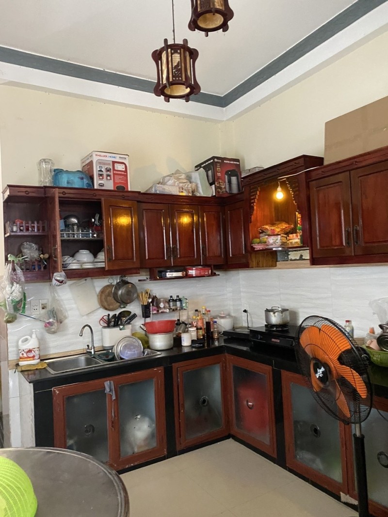 ► Nhà Kiệt Hoàng Diệu, gần Nguyễn Văn Linh, kẹp kiệt thoáng, 55m2, 3 mê đúc, sân rộng, 3.65 tỷ - Ảnh 2