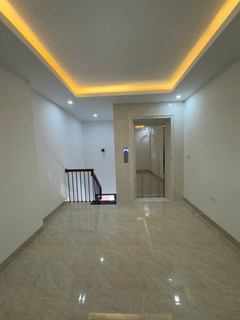 NHÀ MỚI CÒN MÙI SƠN HỒNG TIẾN 50M, 6T, MT4M, FULL NỘI THẤT, THANG MÁY, ĐA TIỆN ÍCH. - Ảnh chính