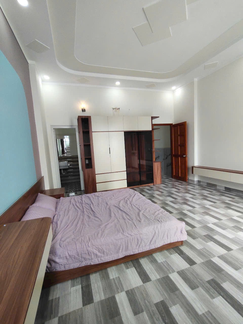 KẸT TIỀN NGÂN HÀNG CẦN BÁN GẤP CĂN NHÀ PHỐ ĐÃ HOÀN CÔNG NHÀ MỚI DỌN VÀO Ở NGAY - Ảnh 2