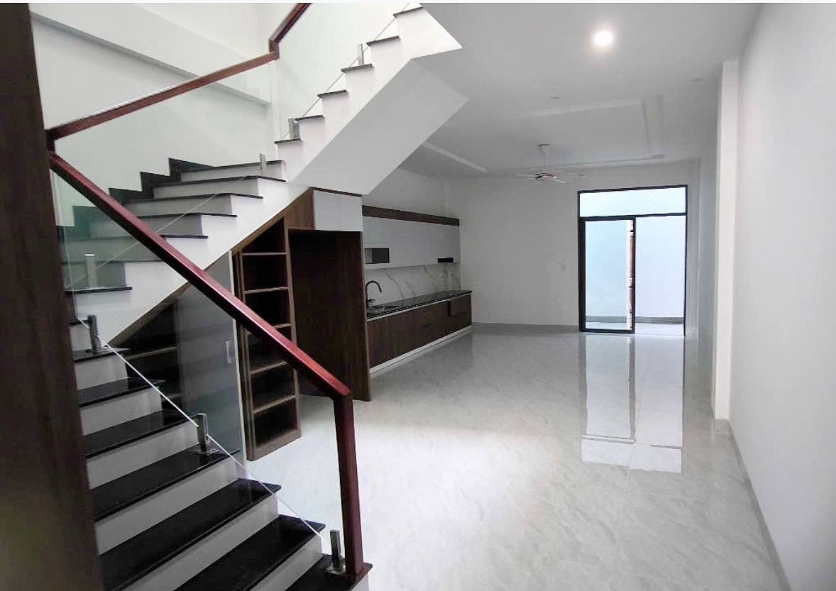 BÁN NHÀ MỚI XÂY 3 TẦNG GẦN BIỂN VĨNH PHƯỚC NHA TRANG - Ảnh 2
