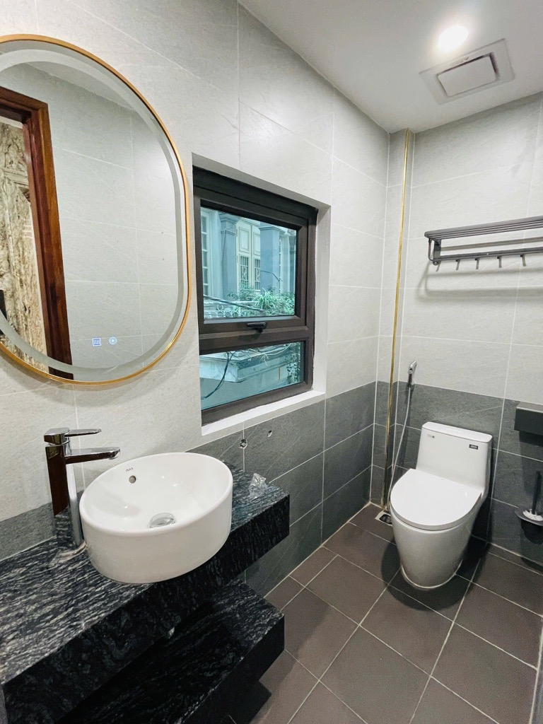 Siêu đẹp, Đào Tấn, 2 mặt ngõ, oto, 40m2, 7 tầng thang máy, Mt 6.6m, chỉ 21 tỷ - Ảnh 2