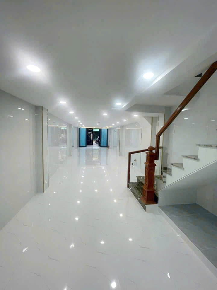 Nhà mới sang trọng làm Hotel Mặt tiền Âu Dương Lân P3Q8 - Ảnh chính
