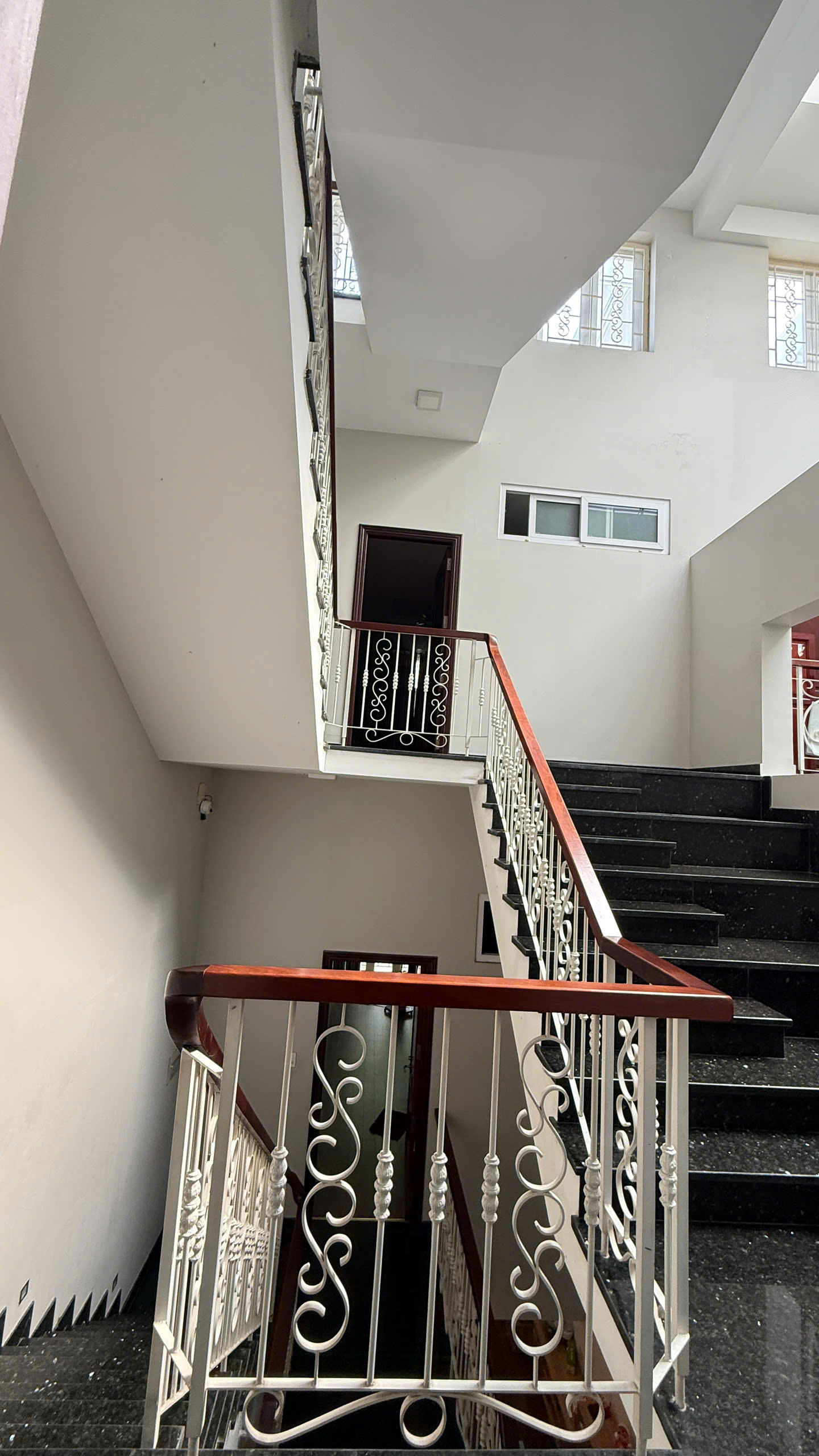 KHU VIP NGUYỄN THÁI BÌNH DT: 123M2 ( 5 X 25 ) - 4 TẦNG - 5PN - BTCT - HẺM NHỰA 6M THÔNG - HOÀN CÔNG - Ảnh 4