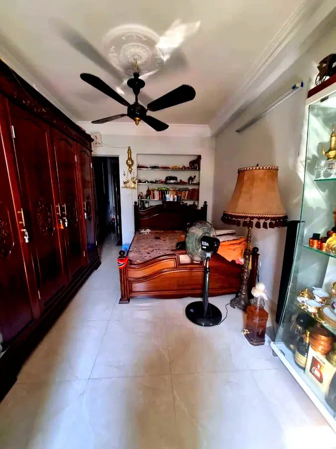 BÁN NHÀ TÔN ĐỨC THẮNG. ĐỐNG ĐA. 54M2 4 TẦNG MT 4M GIÁ 17,9 TỶ- PHÂN LÔ- OTO TRÁNH- VĂN MINH ĐỈNH CAO - Ảnh 2