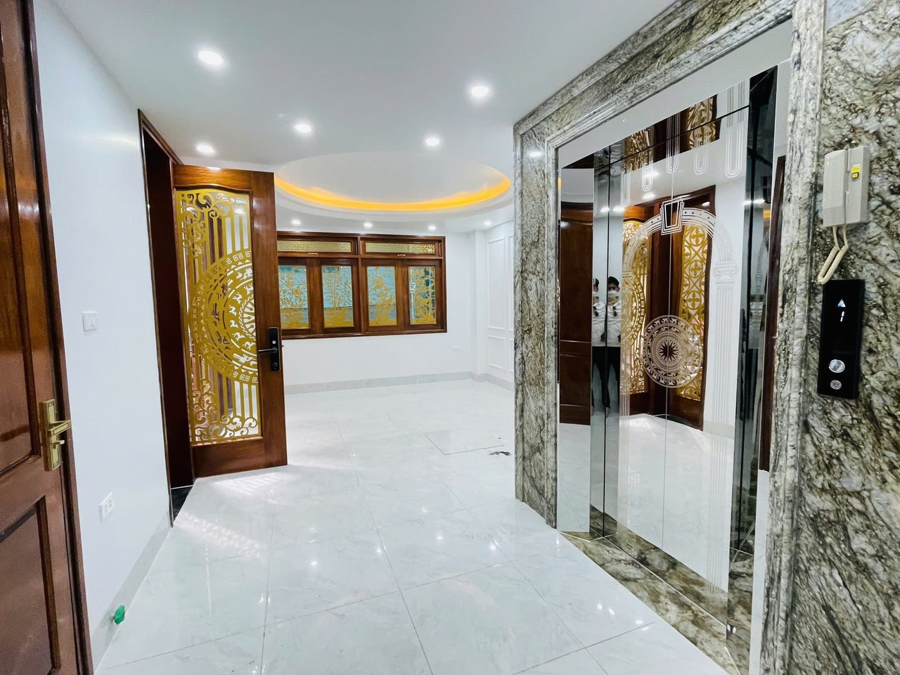 LÔ GÓC ĐÀO TẤN - NGÕ THÔNG ÔTÔ - 7 TẦNG THANG MÁY - GIÁ 20 TỶ - Ảnh 2