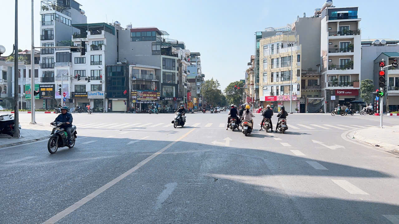 BÁN NHÀ HỒNG TIẾN, GIÁ ĐẦU TƯ 55M, 4T, MT4M. GIÁ NHỈNH 6 TỶ, Ô TÔ CÁCH 15M. - Ảnh 1