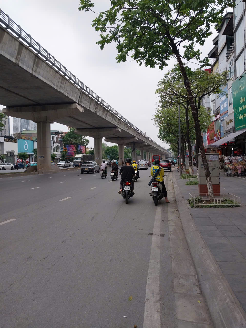 NHÀ LÔ GÓC, 3 THOÁNG DÂN XÂY - CẦU VƯỢT MAI DỊCH - 41,5M2, 7,399 TỶ - Ảnh chính