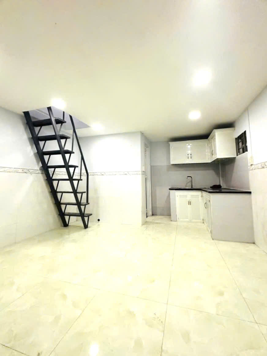 BÁN NHÀ NGÕ QUỐC LỘ 1A, LINH TRUNG, THỦ ĐỨC - 20M2, 2 TẦNG, 2 PN, CHỈ 1.5 TỶ - SỔ HỒNG CHÍNH CHỦ - Ảnh 1