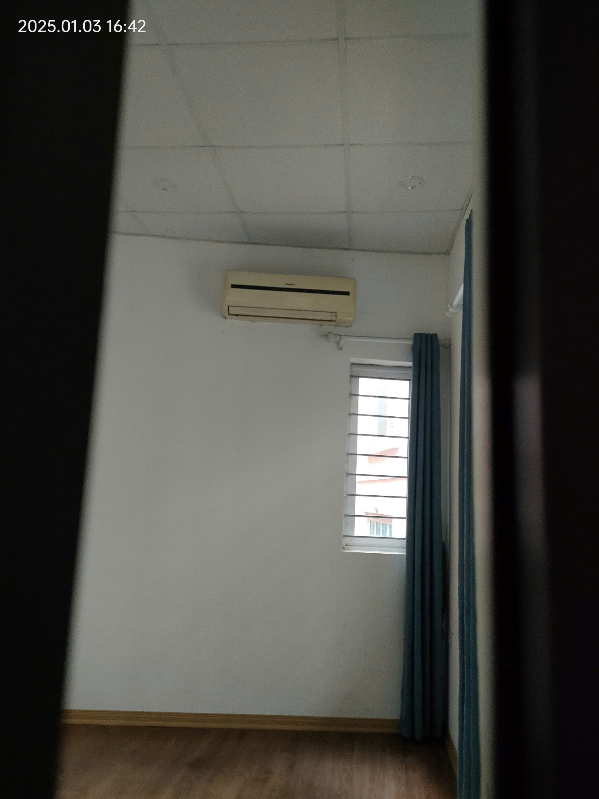 Bán gấp giá rẻ tập thể Trại Găng 50m, tầng 4, mặt tiền 4m, 900 triệu Hai Bà Trưng. - Ảnh 1