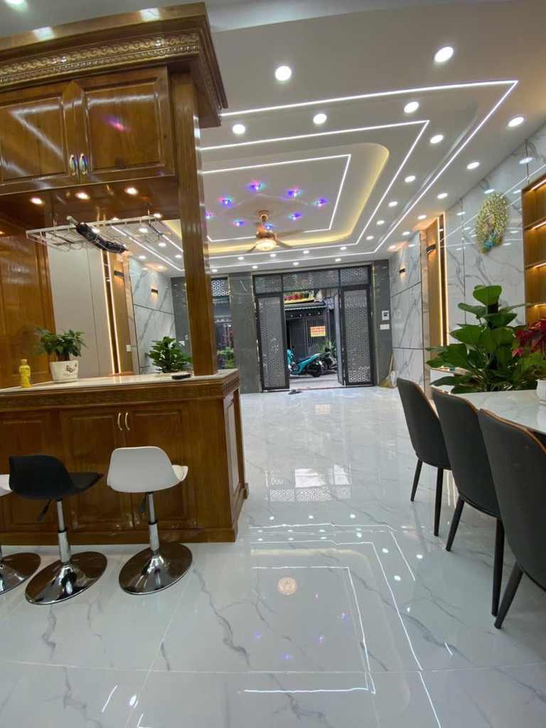 NHÀ MẶT TIỀN KINH DOANH DOANH ĐỈNH - TRUNG MỸ TÂY, Q12<br>- VỊ TRÍ CỰC ĐẸP - GIÁ CHỈ CÒN 5.85 tỷ - Ảnh 2
