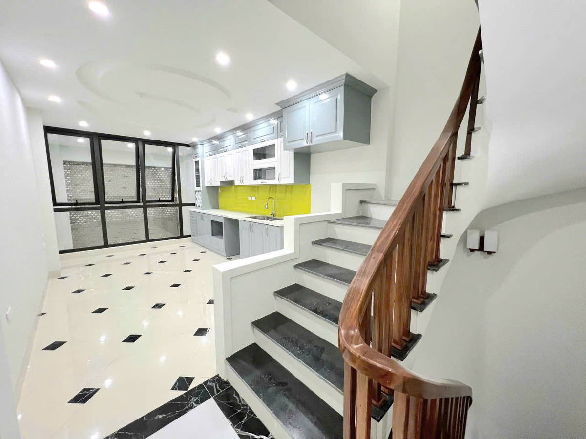 Bán Nhà Kim Giang. Hoàng Mai. 7 Tầng Thang Máy. DT 38m2. MT 3,4m. Giá 8,78 Tỷ. - Ảnh 2