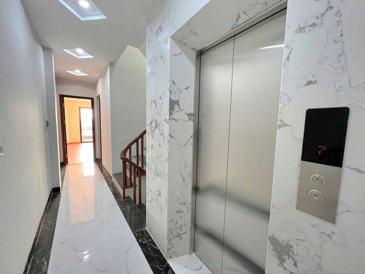 Bán Nhà Kim Giang. Hoàng Mai. 7 Tầng Thang Máy. DT 38m2. MT 3,4m. Giá 8,78 Tỷ. - Ảnh chính