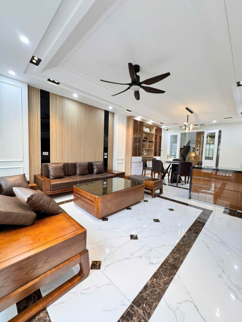 BÁN NHÀ PHÂN LÔ HOÀNG QUỐC VIỆT, 6T THANG MÁY, ÔTÔ TRÁNH KINH DOANH, 61M2 NHỈNH 25 TỶ - Ảnh chính