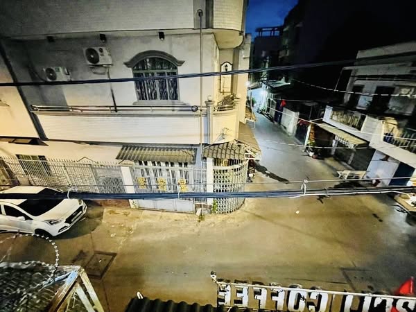 GÓC 2 MẶT TIỀN - SÁT CẠNH ĐẦM SEN - XE HƠI VÀO NHÀ - 3 TẦNG - 64M - GIÁ MỀM NHỈNH 5 - Ảnh chính