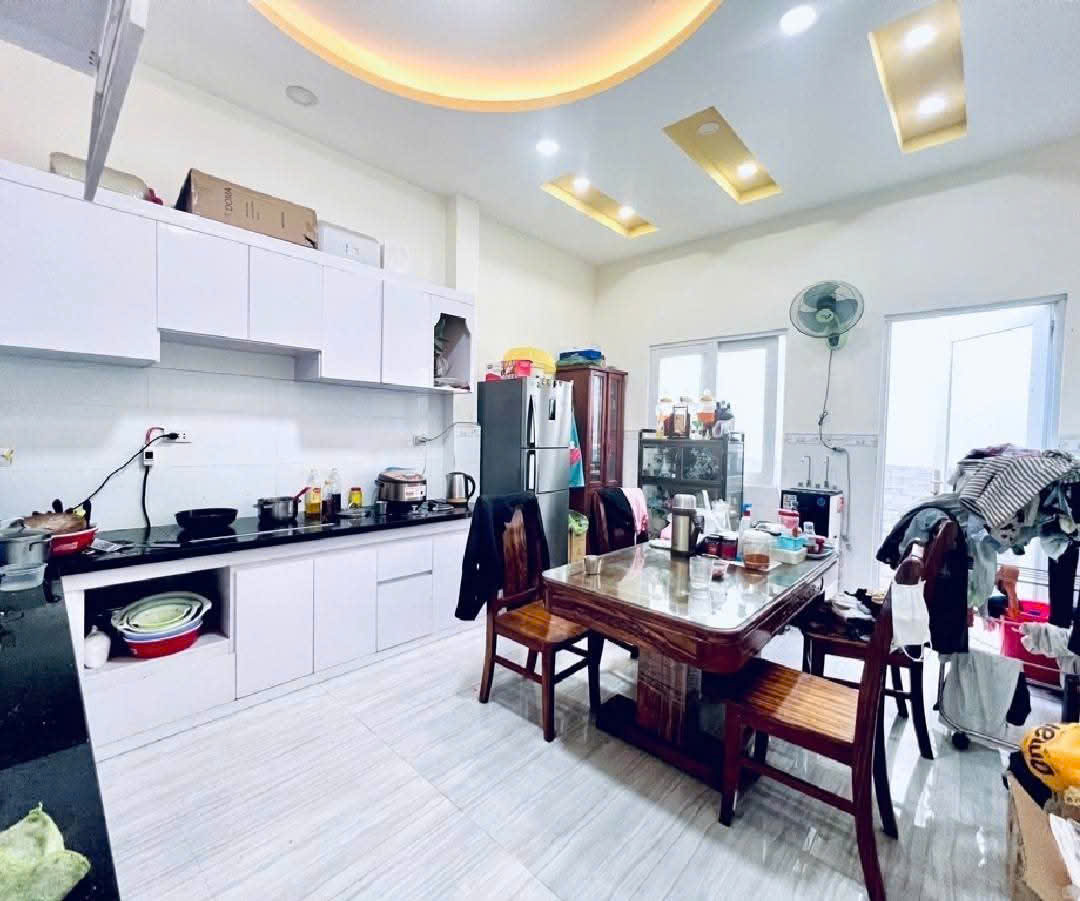 --Bán nhà phường 2, HXH Bạch Đằng Tân Bình, 4x17, 3 tầng nhỉnh 11 tỷ - Ảnh chính