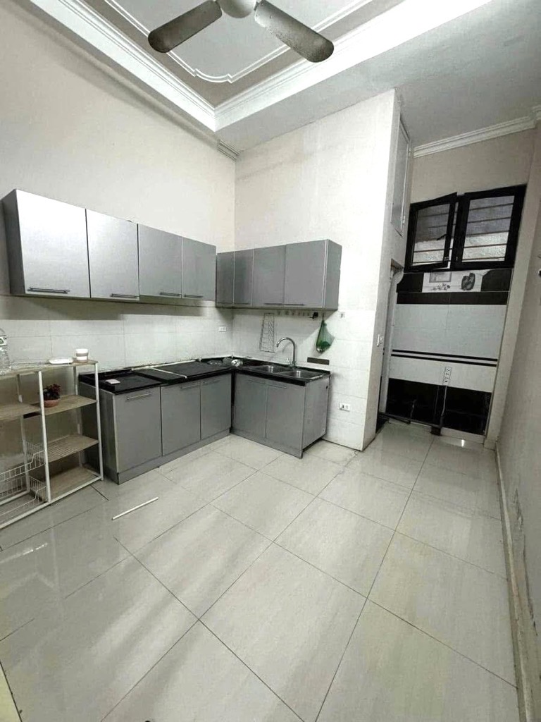 Bán nhà Đào Tấn, Ba Đình, ngõ thông, 3 gác, 35m2, 5 tầng, Mt 3.2m, chỉ 7.6 tỷ - Ảnh 1