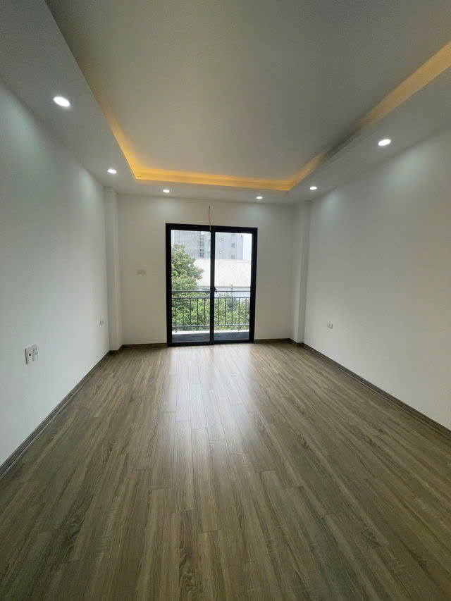 NHÀ MỚI NGÕ RỘNG THÔNG  phố Thanh Am 52m2,X  5 tầng,mặt  t iền 3.5m, 9.5 tỷ Long Biên. - Ảnh 2