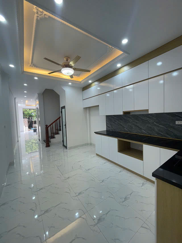 NHÀ MỚI NGÕ RỘNG THÔNG  phố Thanh Am 52m2,X  5 tầng,mặt  t iền 3.5m, 9.5 tỷ Long Biên. - Ảnh 3