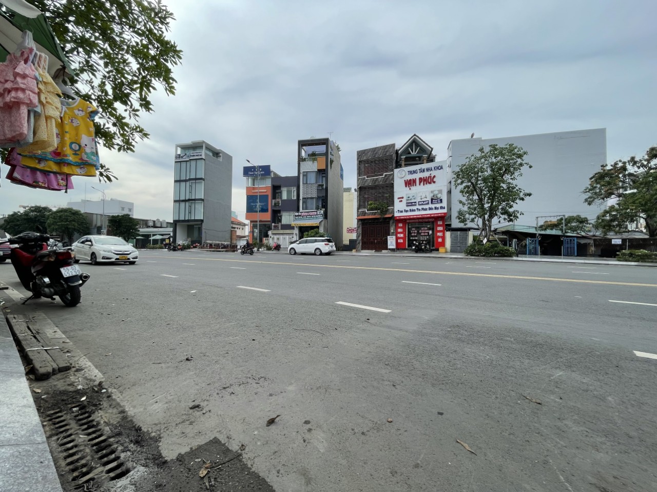 Bán Lô Đất Tặng Nhà Trệt Lầu Mặt Tiền Đinh Thị Thi - Hiệp Bình Phước - Thành Phố Thủ Đức - Ảnh 1