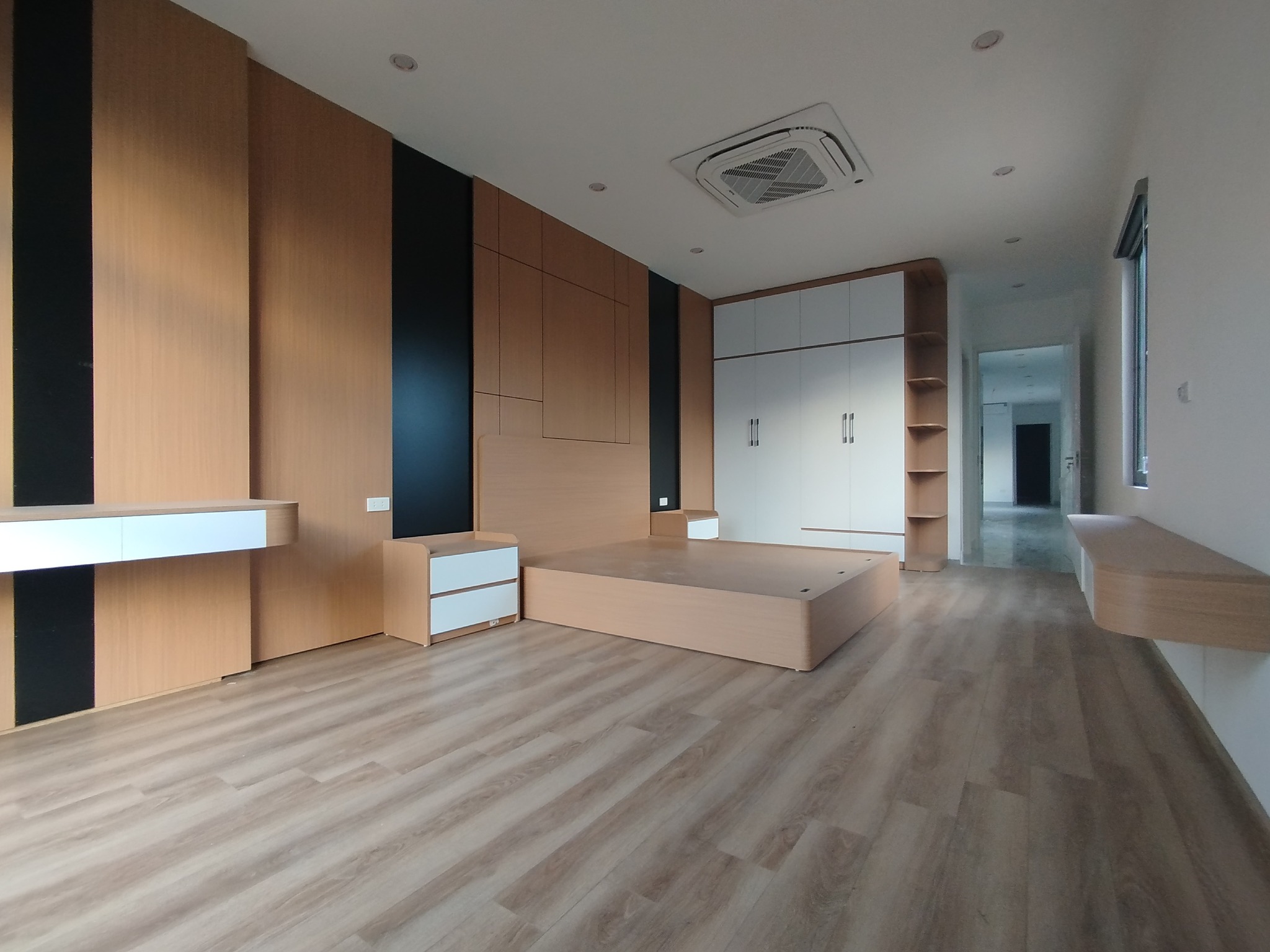 NHÀ MẶT PHỐ VỊ TRÍ VÀNG - HOÀNG VĂN THÁI - KINH DOANH ĐỈNH - VỈA HÈ MÊNH MÔNG -  39 TỶ - Ảnh 3