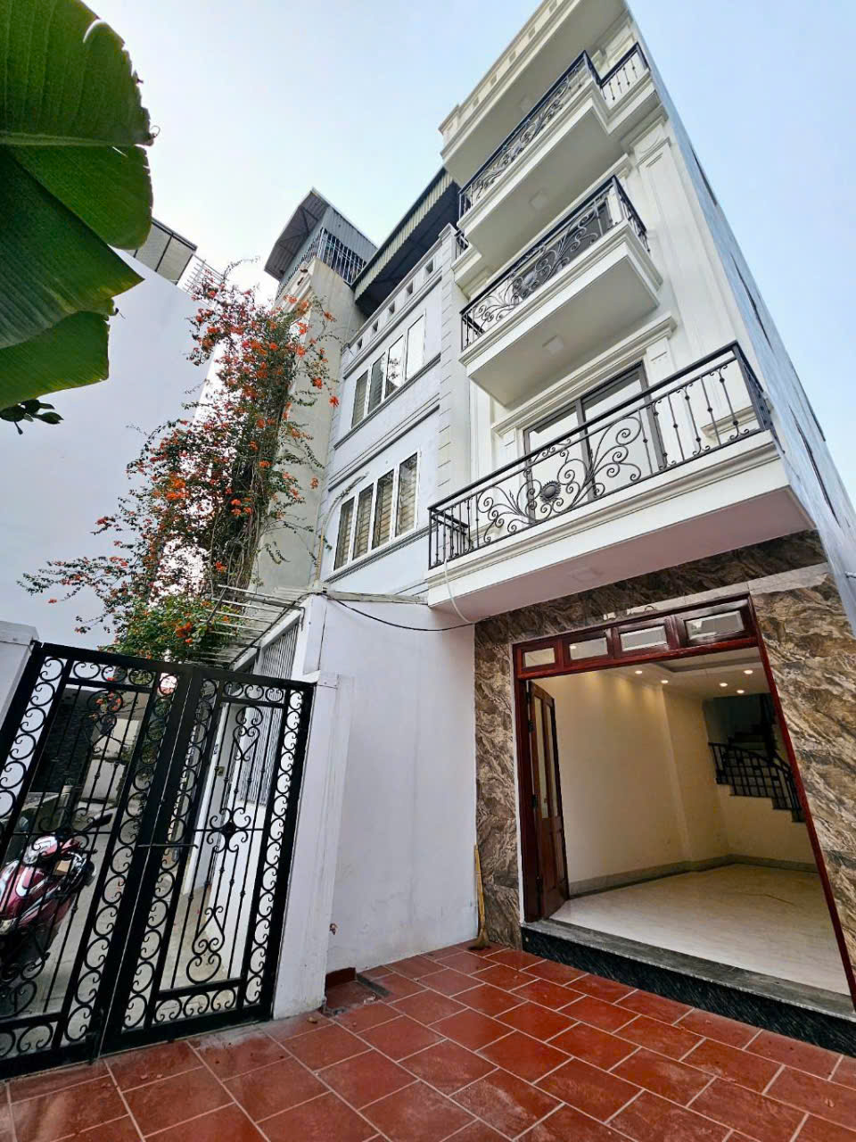 Nhà đẹp xây mới 5 tầng ở Đàm Quang Trung Long Biên gần cầu Vĩnh Tuy diện tích 67m, 8 tỷ - Ảnh chính