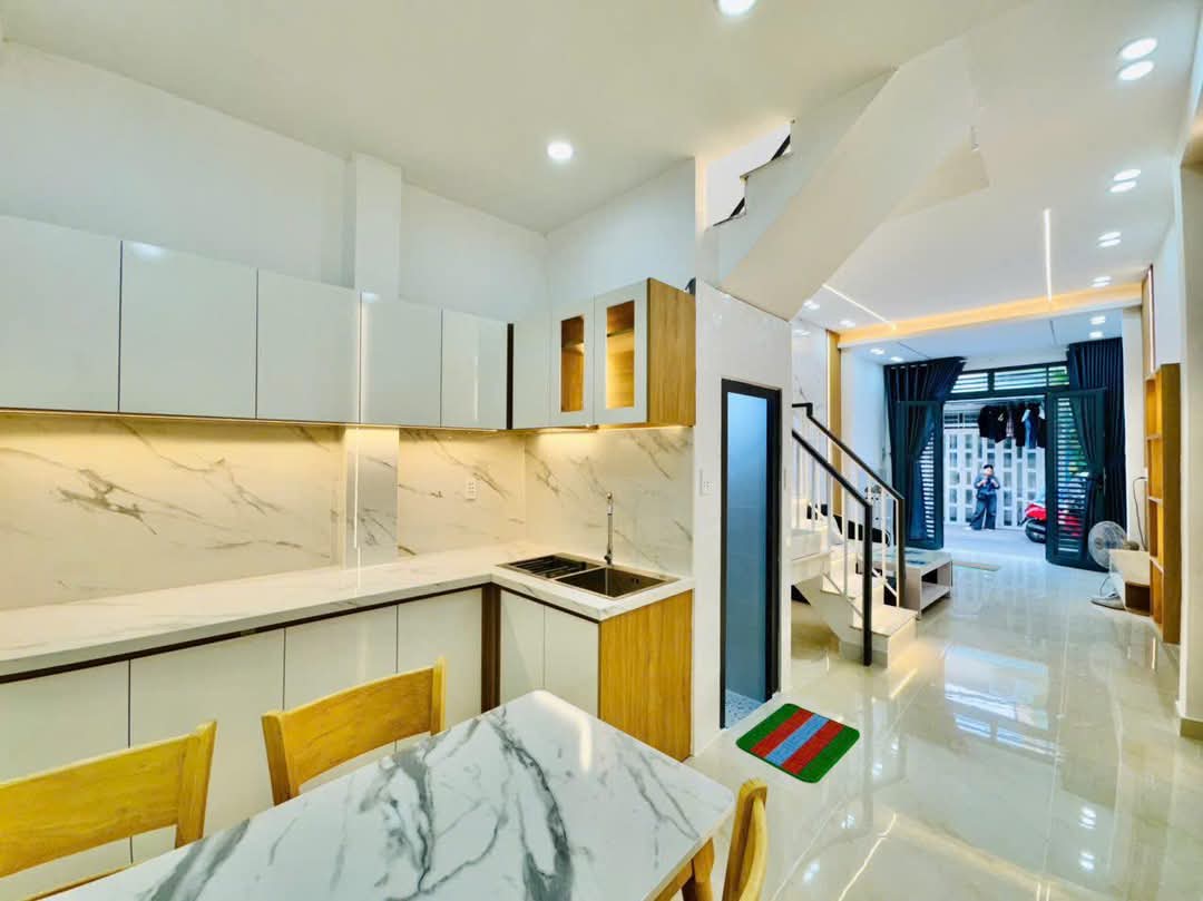 CẦN BÁN NHÀ GÒ VẤP 3 PHÒNG NGỦ - 2 TẦNG BTCT - SHR - GIÁ 4,68 TỶ TL - Ảnh 2