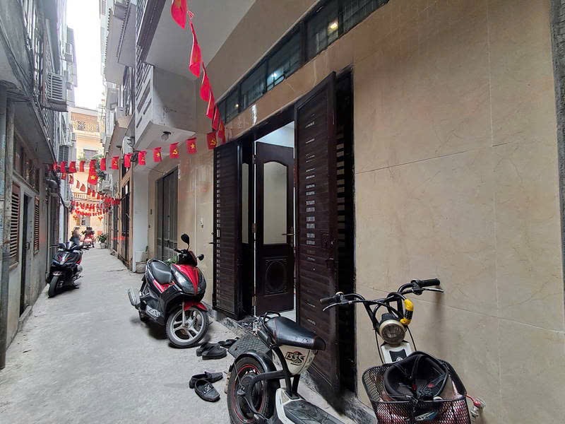 Cần bán nhà Vương Thừa Vũ, DT 40mx4 tầng, MT 5m, 12 tỷ - Ảnh chính
