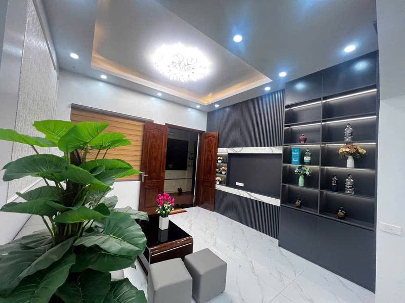 Cần bán nhà Vương Thừa Vũ, DT 40mx4 tầng, MT 5m, 12 tỷ - Ảnh 1