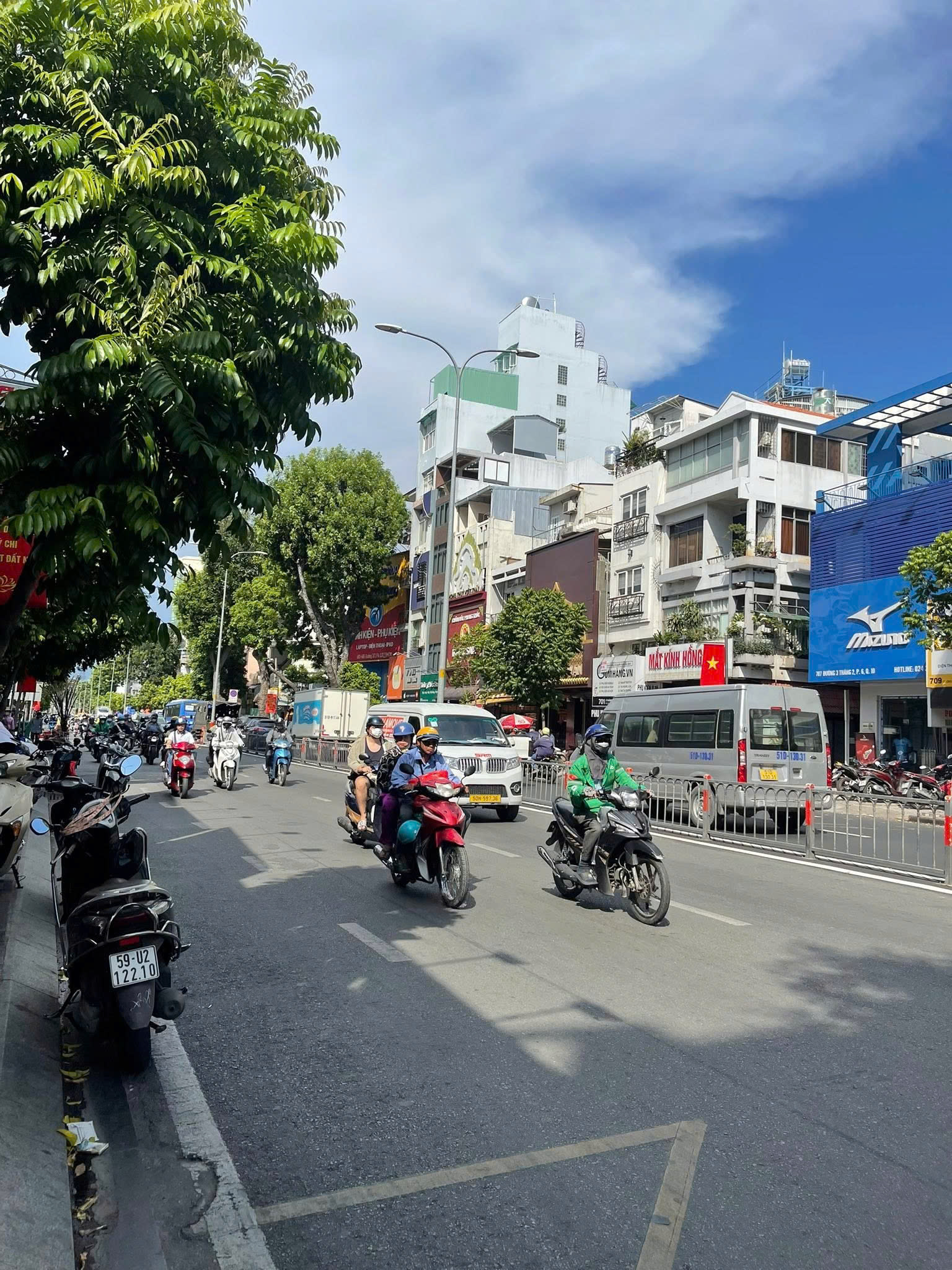 Bán nhà Mặt tiền Ba Tháng Hai, ngay Nguyễn Kim, 3.9x19m, Cấp 4, tiện xây, 23.9 tỷ - Ảnh 1