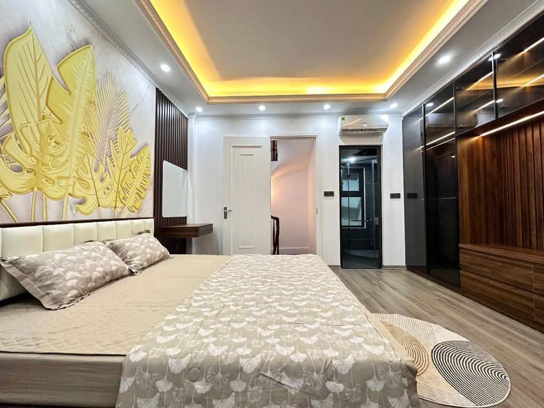 NHÀ XÂY MỚI CHỦ TẶNG FULL SANG TRỌNG, TRUNG TÂM CẦU GIẤY Ở SƯỚNG - Ảnh 2