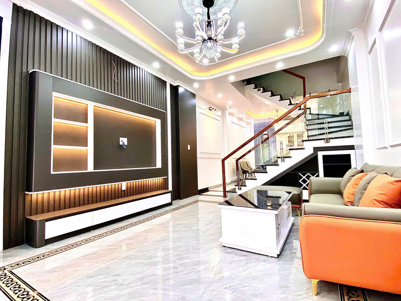 Nhà mới tinh,  56m 4 tầng độc lập, Giá 3.99 tỉ, gần mặt đường Khúc Thừa Dụ - Ảnh 1