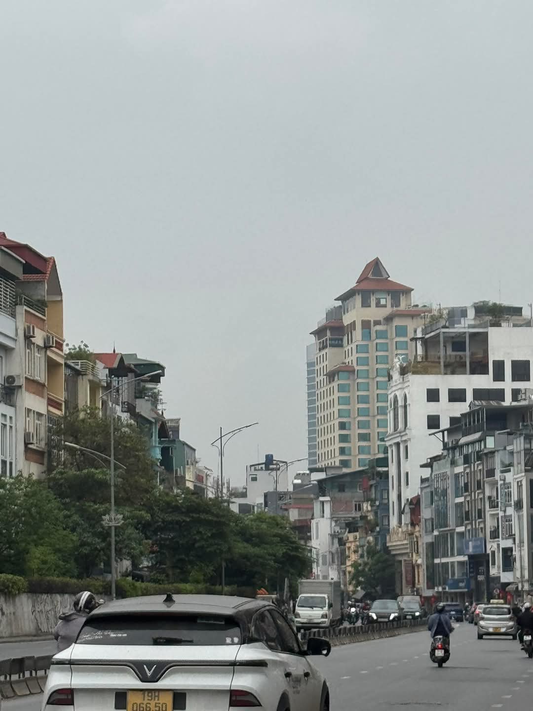 BÁN NHÀ MẶT ĐƯỜNG NGHI TÀM TÂY HỒ - VỊ TRÍ ĐẸP VỈA HÈ ĐÁ BÓNG KINH DOANH. DT 392M2 GIÁ CHÀO 21X TỶ - Ảnh 1