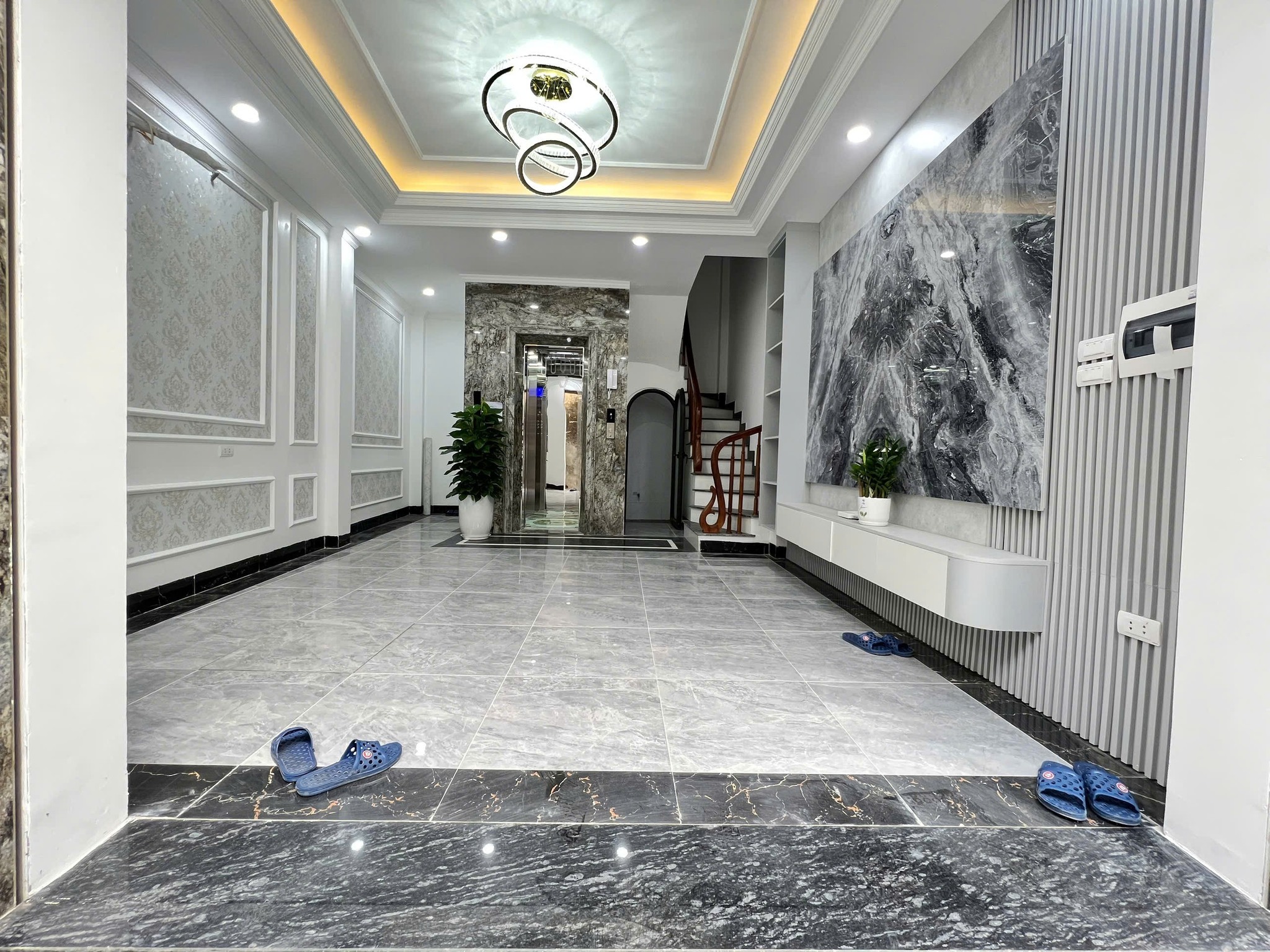 BÁN NHÀ PHỐ KHƯƠNG ĐÌNH, THANH XUÂN. 40M2, 6T THANG MÁY, NGÕ NÔNG GẦN PHỐ, NỘI THẤT ĐẸP VỀ Ở NGAY. - Ảnh 2