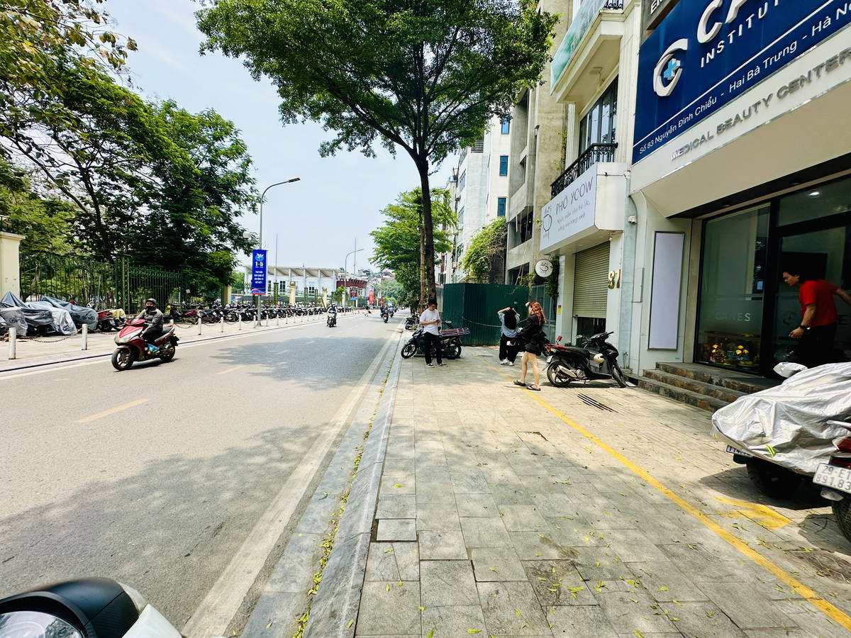 Nhà 1 Mặt Phố, 1 Mặt Ngõ Nguyễn Đình Chiểu. Hai Bà Trưng. ÔTô. Vỉa Hè. DT 52m2 Giá 32,4 Tỷ. - Ảnh 1