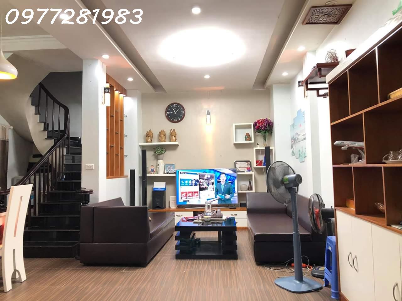 Nhỉnh 4 tỷ có nhà 3 tầng dân xây Trịnh Văn Bô, lô goc, ngõ thông - Ảnh 1