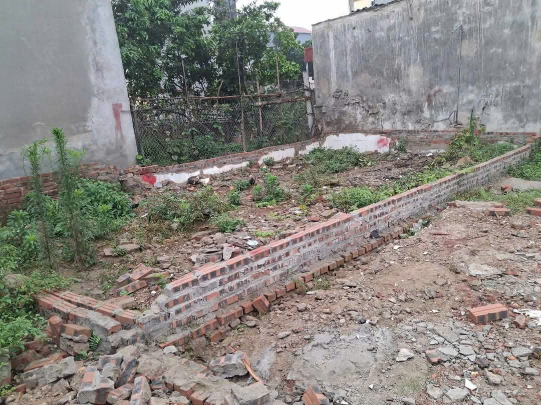 Bán mảnh đất sát ô tô, ngay chợ Thôn 3 Vạn Phúc, DT40M*MT4M giá 3.1 tỷ - Ảnh chính