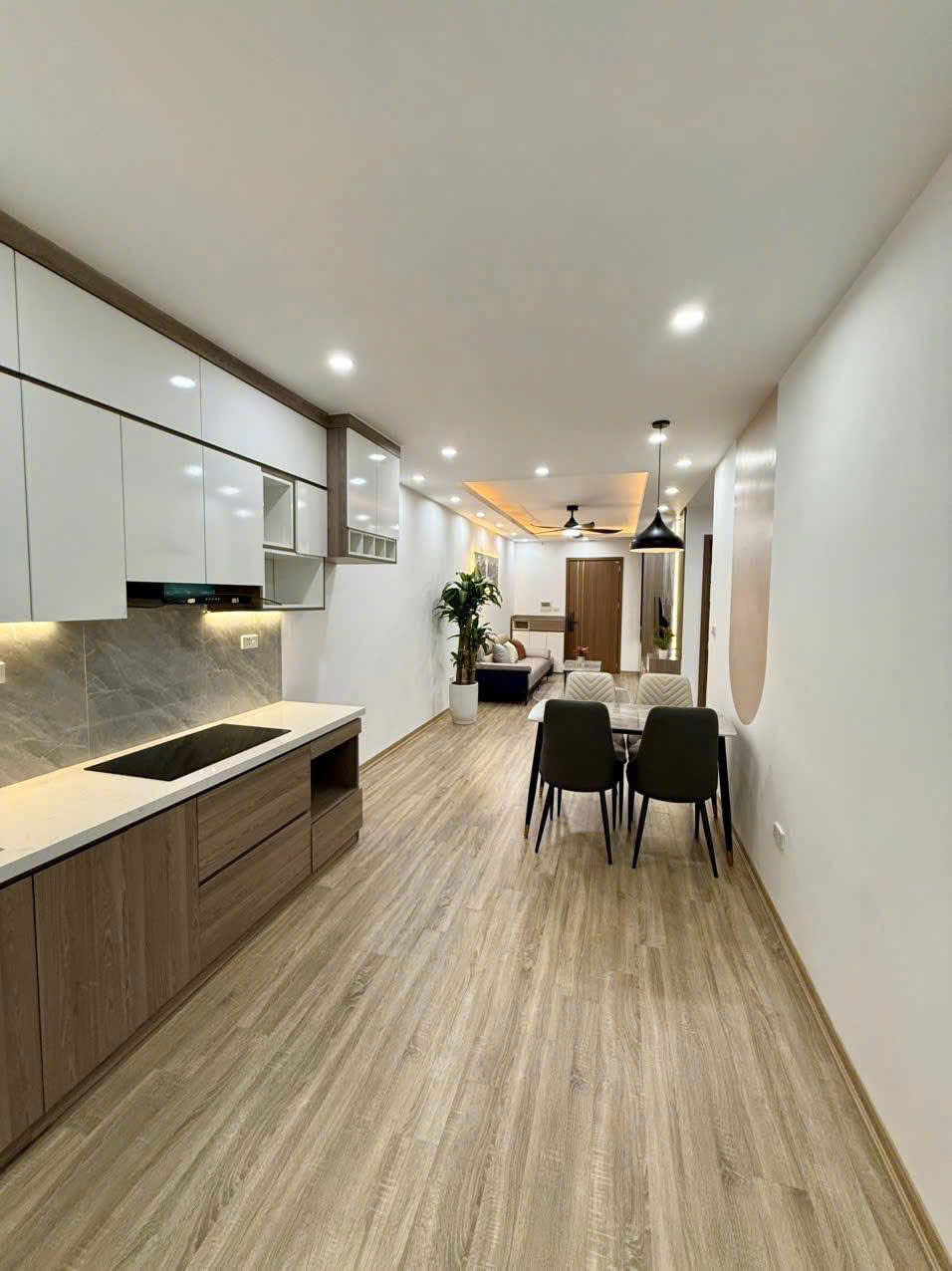 Bá.n gấp căn hộ chung cư view hồ mát lịm quận Hoàng Mai, tầng 9, 72m2, 2 ngủ, giá cực kỳ ưu đãi - - Ảnh 2