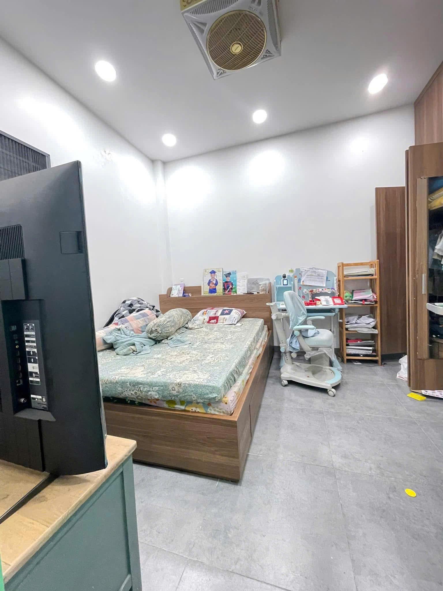 NHÀ NGỘP QUẬN 5-Hẻm 4m thông tứ phía,Gần MT Nguyễn Trãi  4Tầng 5PN Vào Ở Liền. - Ảnh 4