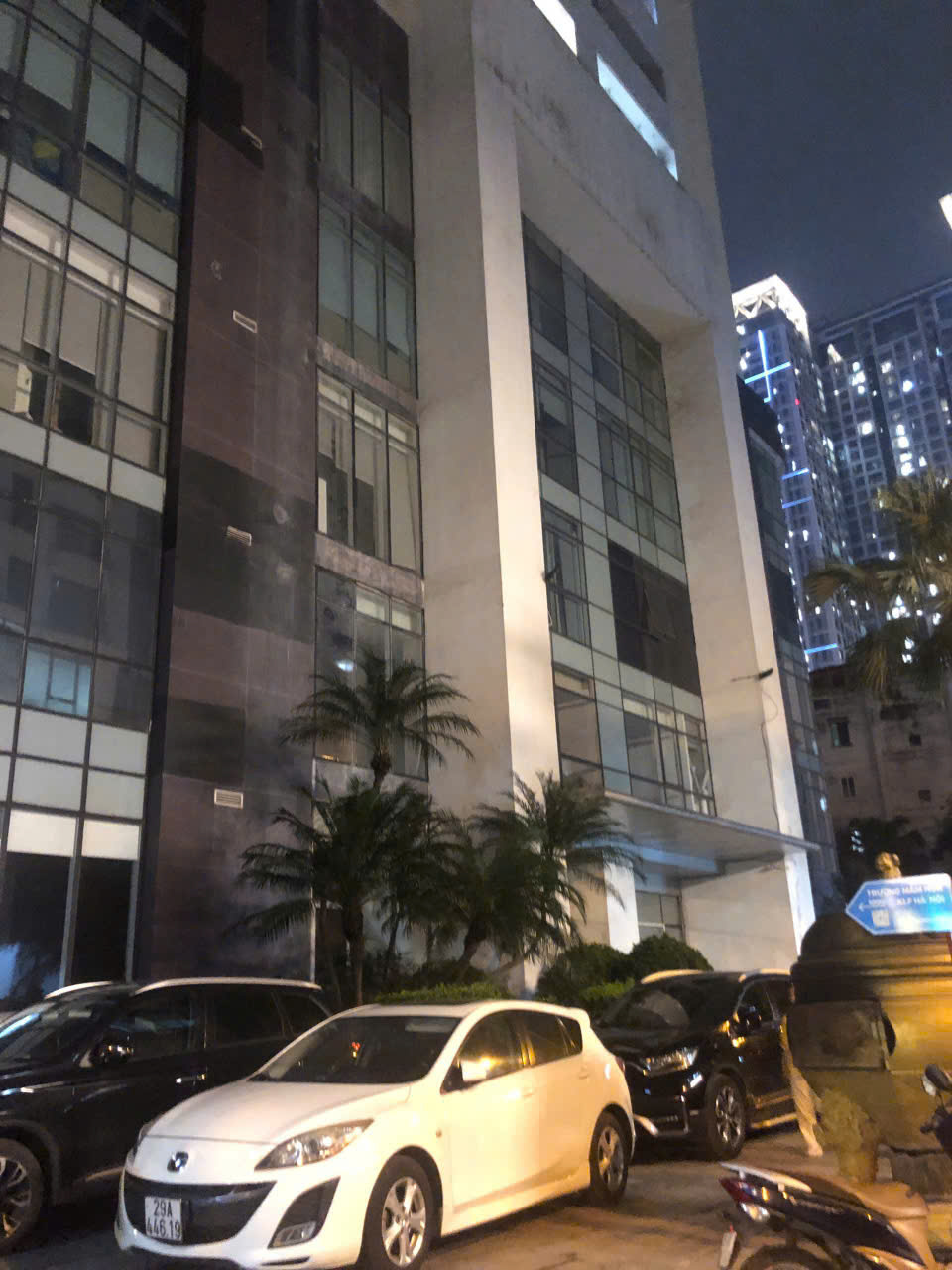 Bán CHCC FLC Landmark Mỹ Đình 125m2 góc full nội thất chỉ nhỉnh 6 tỷ - Ảnh 1