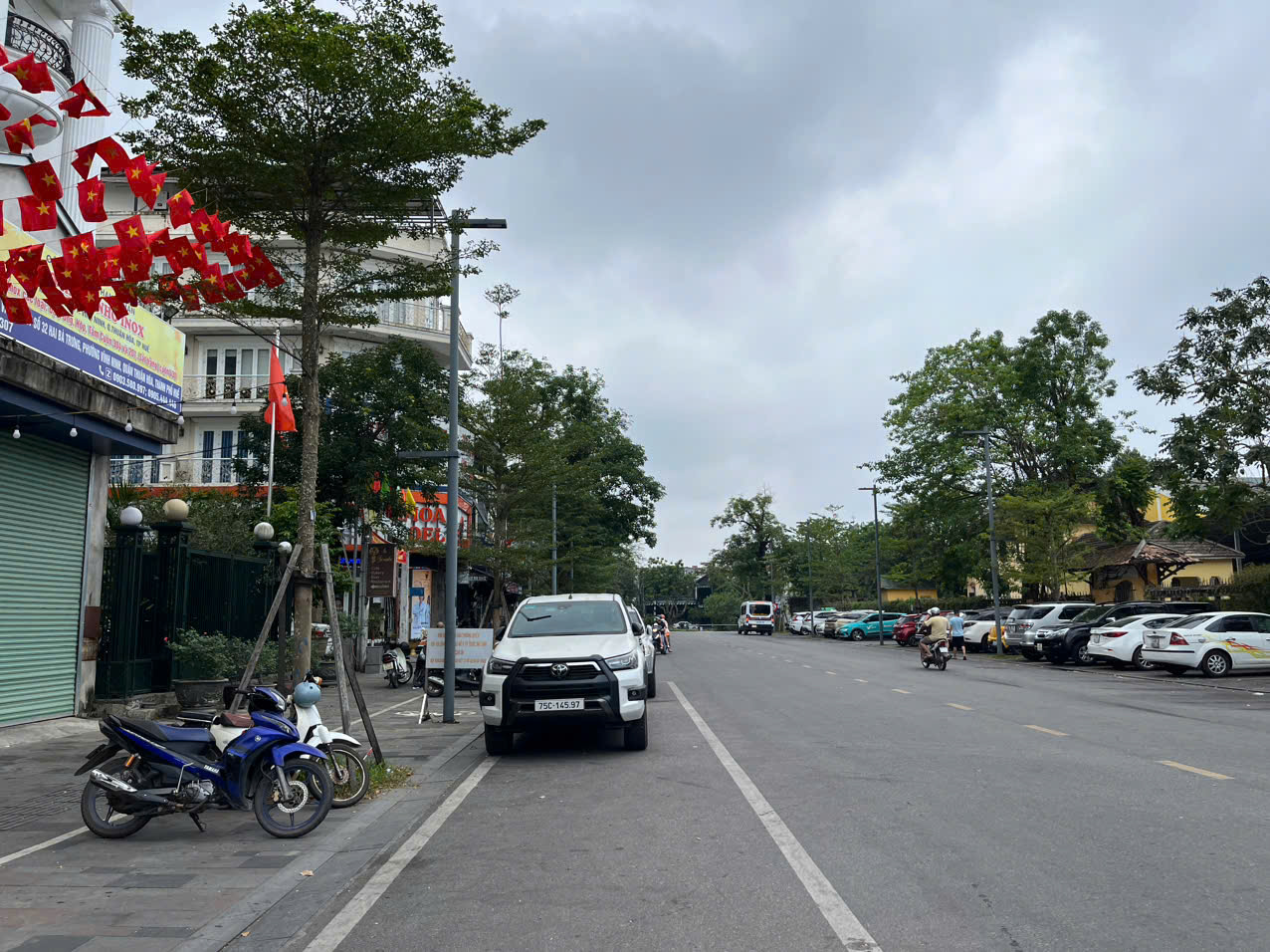 SANG QUÁN NHẬU MẶT TIỀN HAI BÀ TRƯNG - ĐOẠN KHÔNG DÍNH PHỐ ĐI BỘ - Ảnh 1