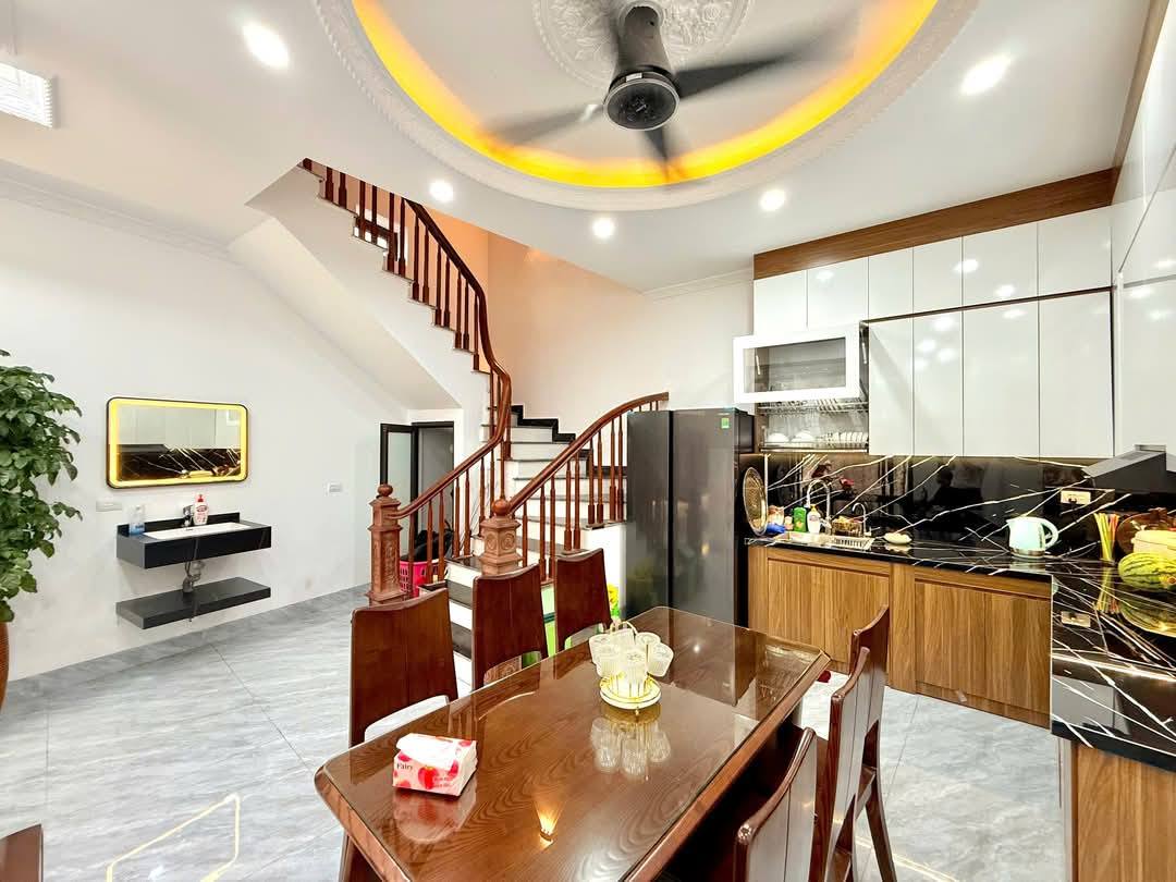 Nhà đẹp mới xây 50m2*4 tầng Trung tâm Thanh Trì , Giá 7.9 tỷ - Ảnh 2