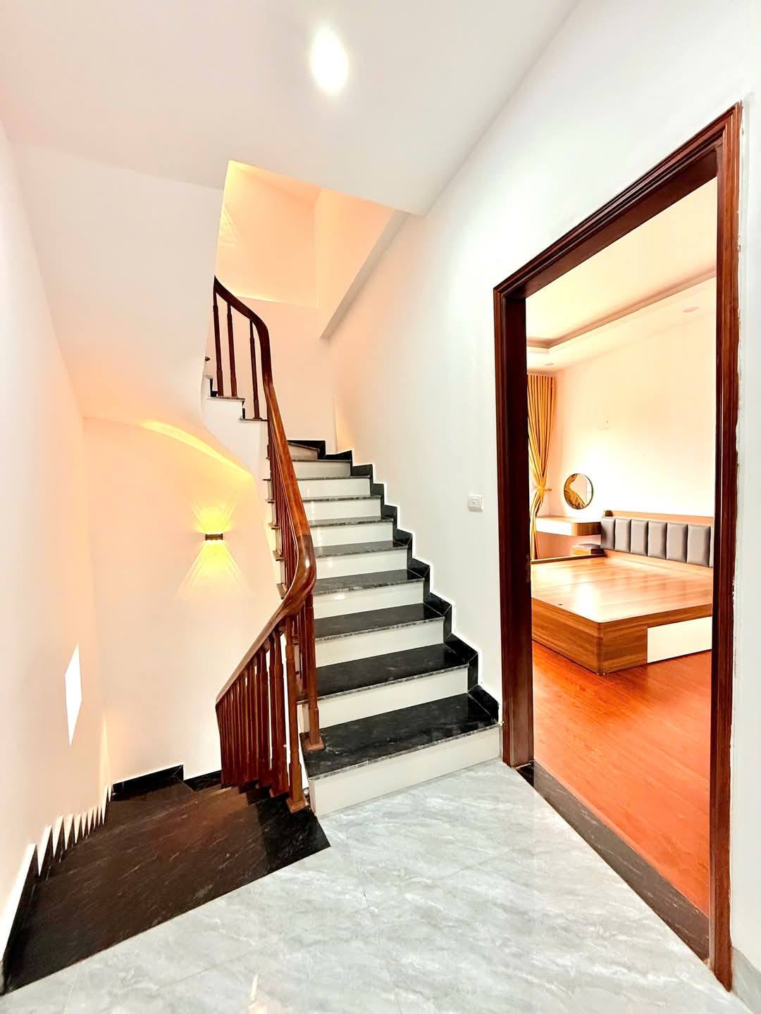 Nhà đẹp mới xây 50m2*4 tầng Trung tâm Thanh Trì , Giá 7.9 tỷ - Ảnh 4