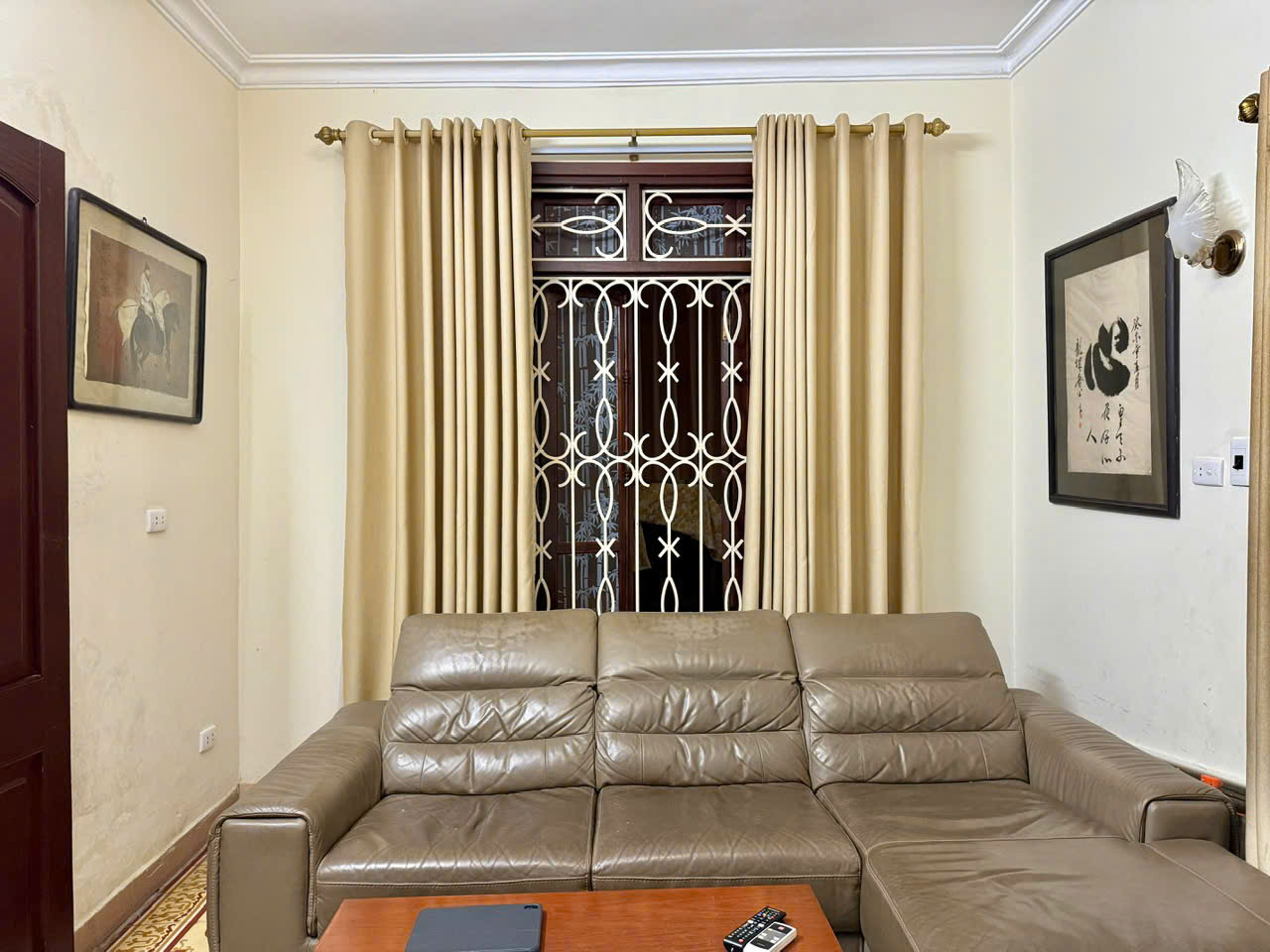 Cho thuê căn hộ khu tập thể 6A Chương Dương, Hoàn Kiếm 80m, 2 ngủ, đủ đồ giá 12tr - Ảnh 1