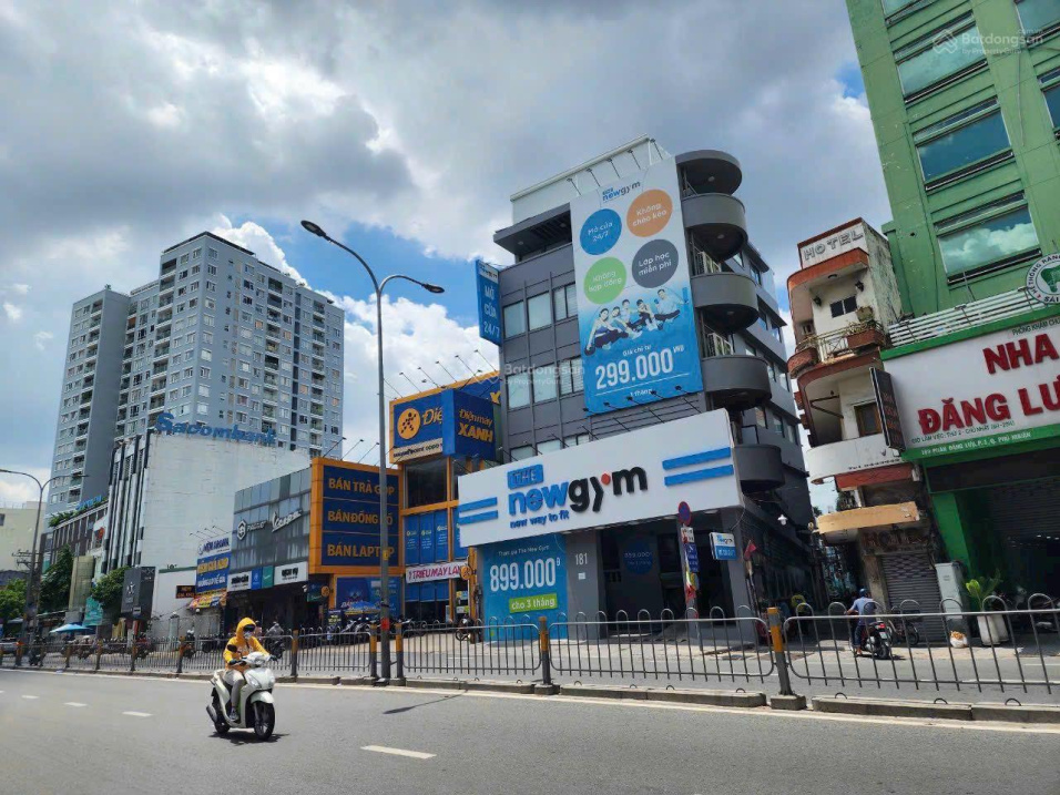 Bán nhà mặt tiền Cách Mạng Tháng Tám ngay gần CV Lê Thị Riêng, DT: 4.2x32m, 3 tầng, giá 26 tỷ TL - Ảnh chính