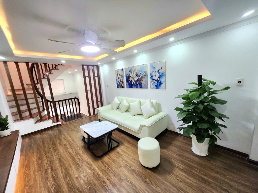 Nhà đẹp, sổ đẹp, ngõ rộng, thoáng đãng, tiện ích tại Bằng Liệt, Hoàng Mai, 38m2, 6 tầng, giá chỉ 6 - Ảnh chính