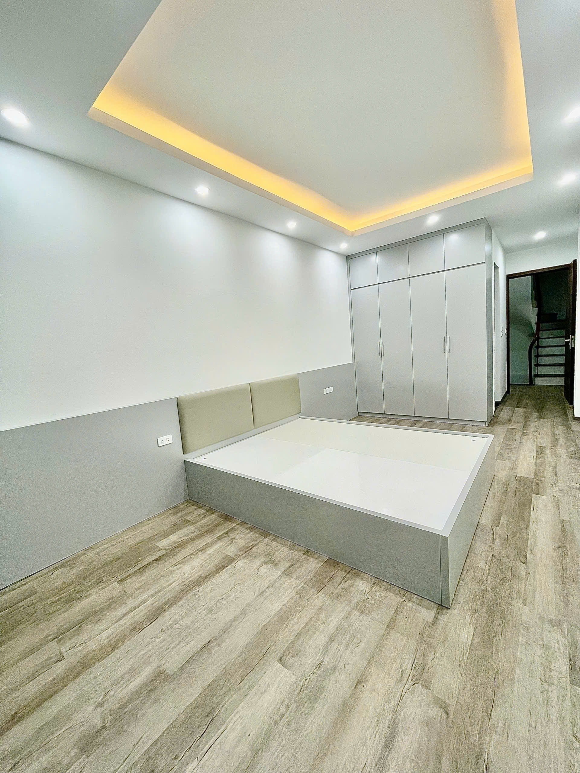 Siêu phẩm Phú Đô 6 tầng ngõ ô tô 7 chỗ vào nhà, mới tinh, thang máy chạy vù vù - Ảnh 2