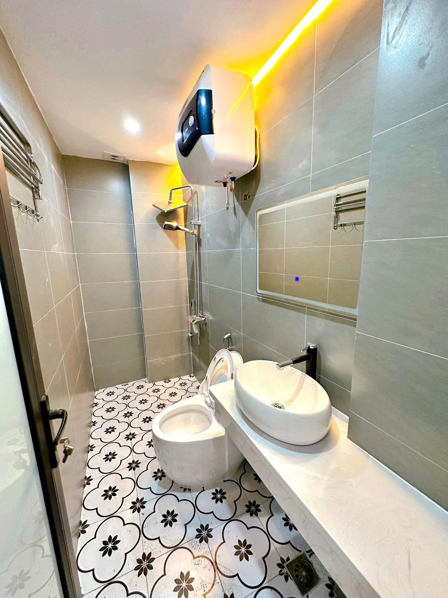 NHÀ ĐẸP TRƯỜNG CHINH 7 TẦNG THANG MÁY, NHÀ XÂY MỚI DT 31m2 7 tầng mt 4.7m Giá 9.7 tỷ - Ảnh 3