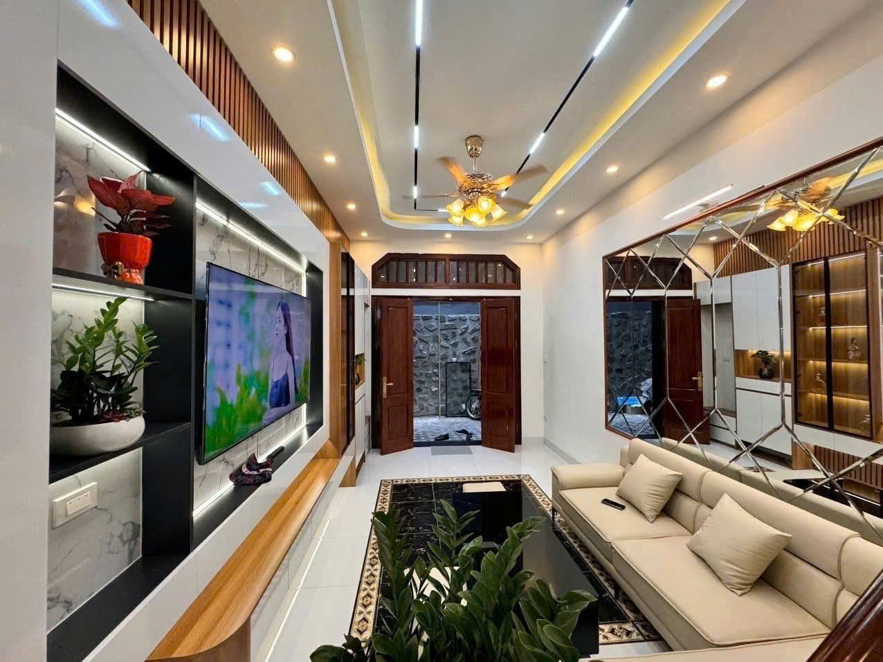 Nhà Đẹp Phố Quan Hoa Tặng Full Nội Thất DT 36m2 4 tầng mt 3.4m Giá 8.99 tỷ - Ảnh 2